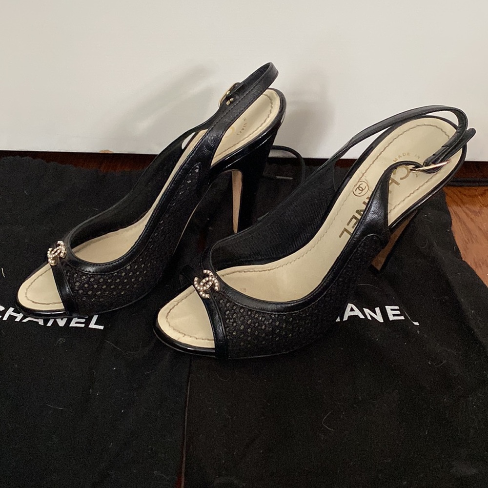 CHANEL Black Heels size 34.5 - Picture 4 of 6